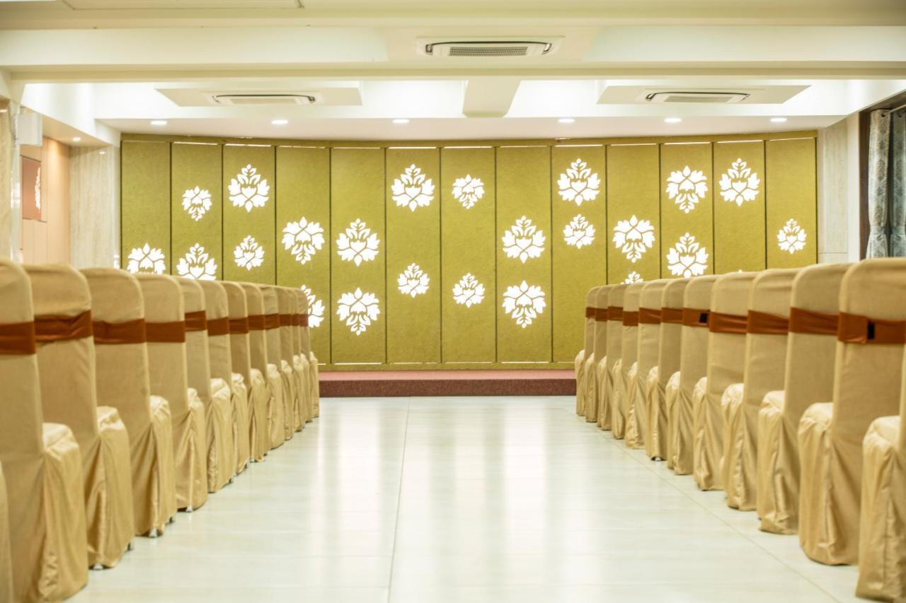 Fabhotel Flora Vastral アーメダバード エクステリア 写真