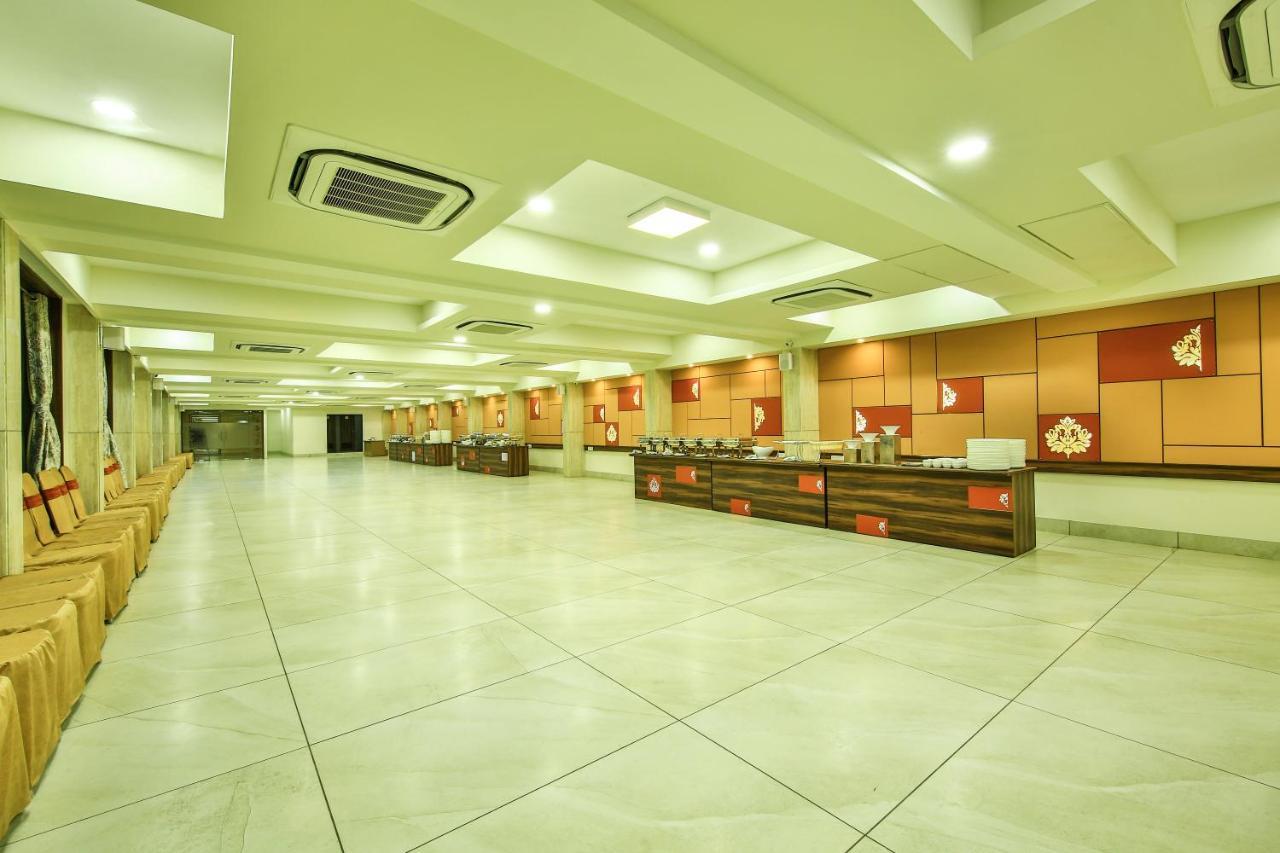 Fabhotel Flora Vastral アーメダバード エクステリア 写真