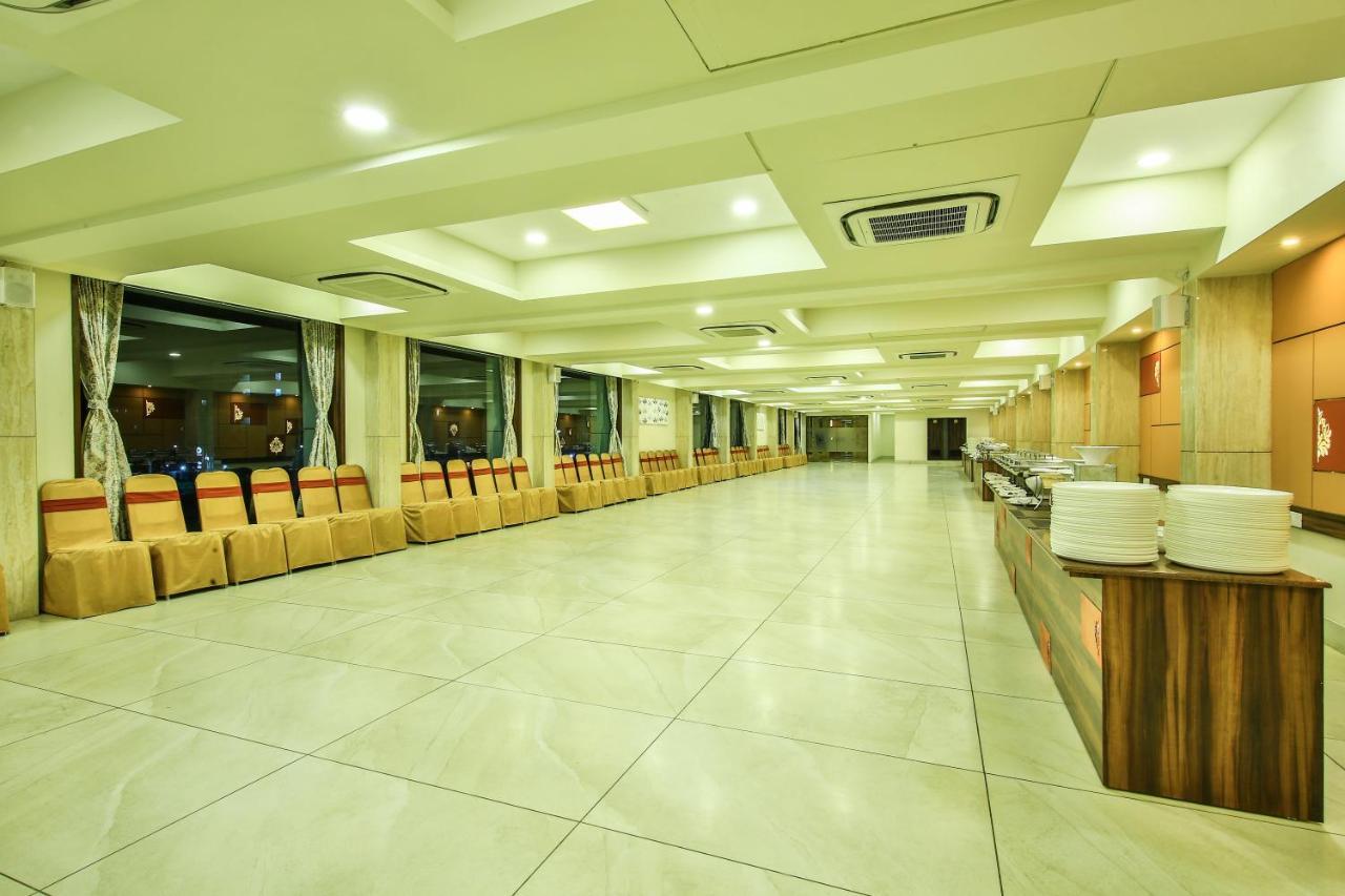 Fabhotel Flora Vastral アーメダバード エクステリア 写真