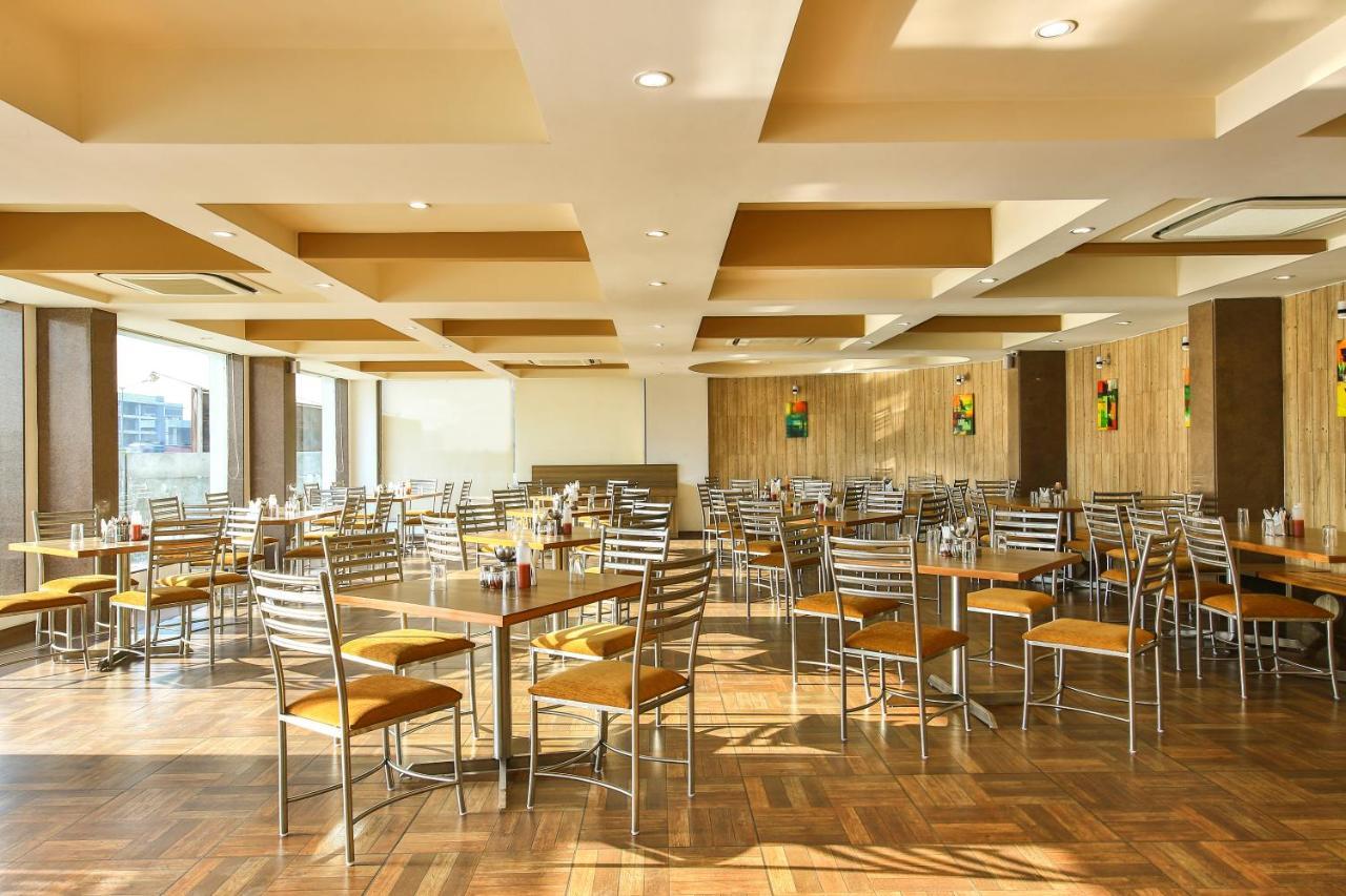 Fabhotel Flora Vastral アーメダバード エクステリア 写真