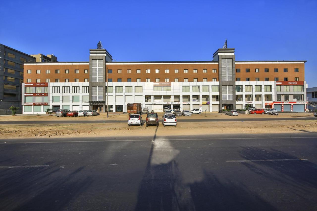 Fabhotel Flora Vastral アーメダバード エクステリア 写真