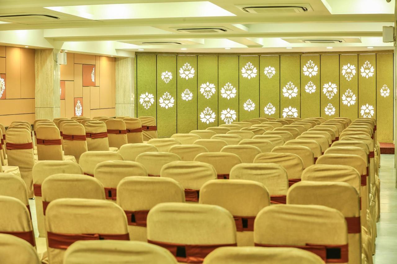 Fabhotel Flora Vastral アーメダバード エクステリア 写真