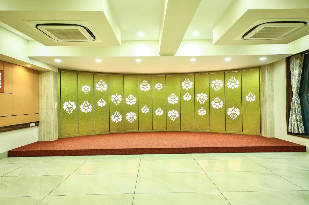 Fabhotel Flora Vastral アーメダバード エクステリア 写真