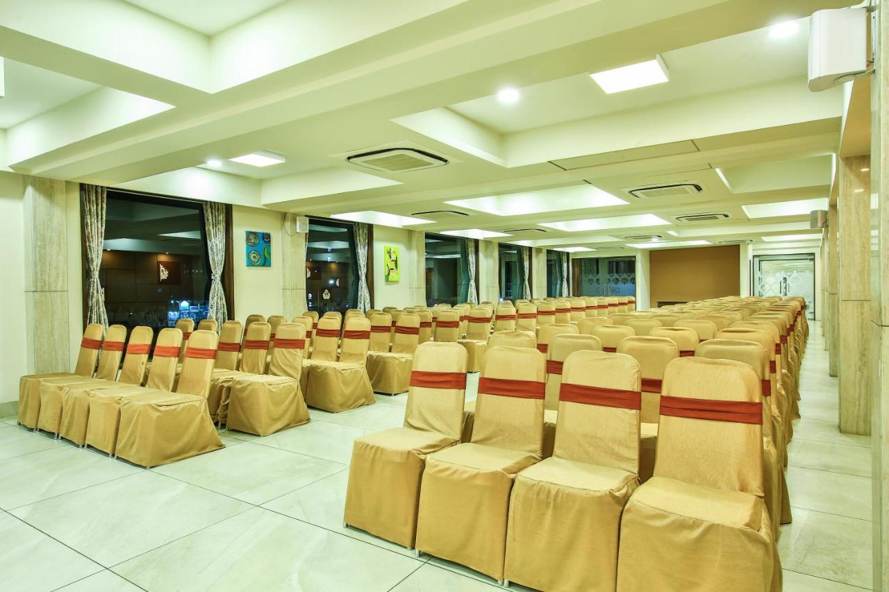 Fabhotel Flora Vastral アーメダバード エクステリア 写真