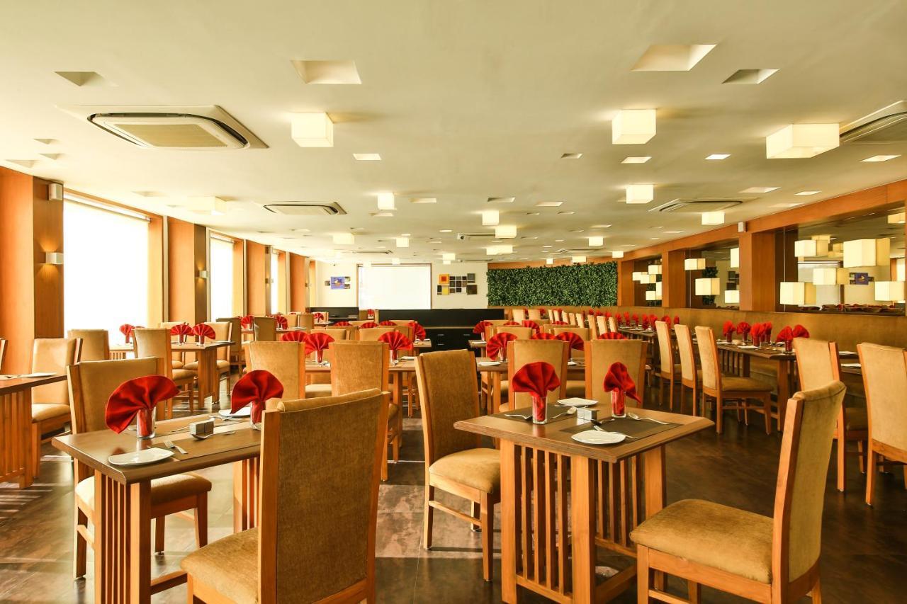Fabhotel Flora Vastral アーメダバード エクステリア 写真