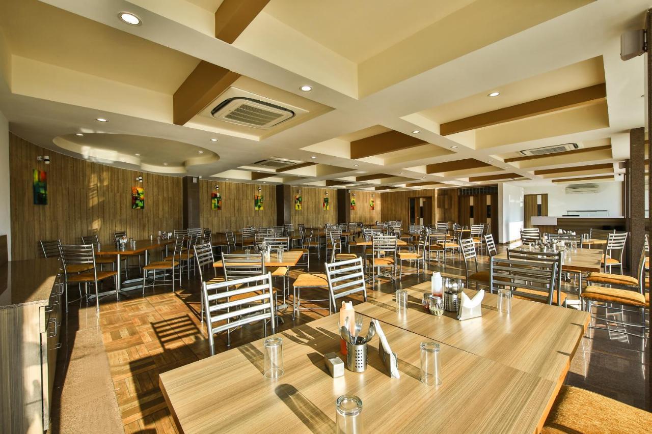 Fabhotel Flora Vastral アーメダバード エクステリア 写真