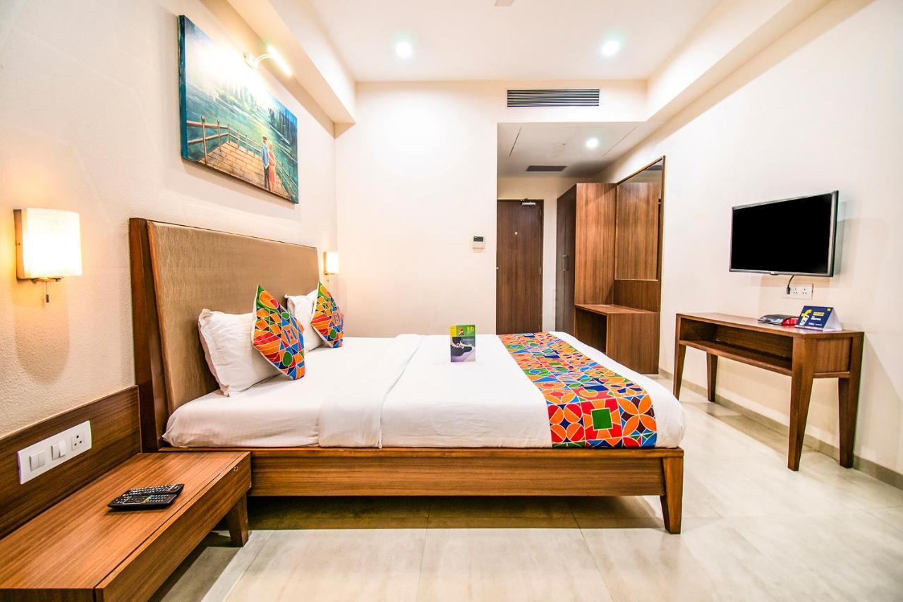 Fabhotel Flora Vastral アーメダバード エクステリア 写真
