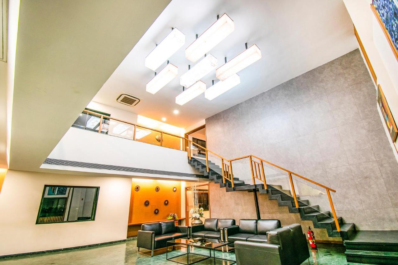 Fabhotel Flora Vastral アーメダバード エクステリア 写真
